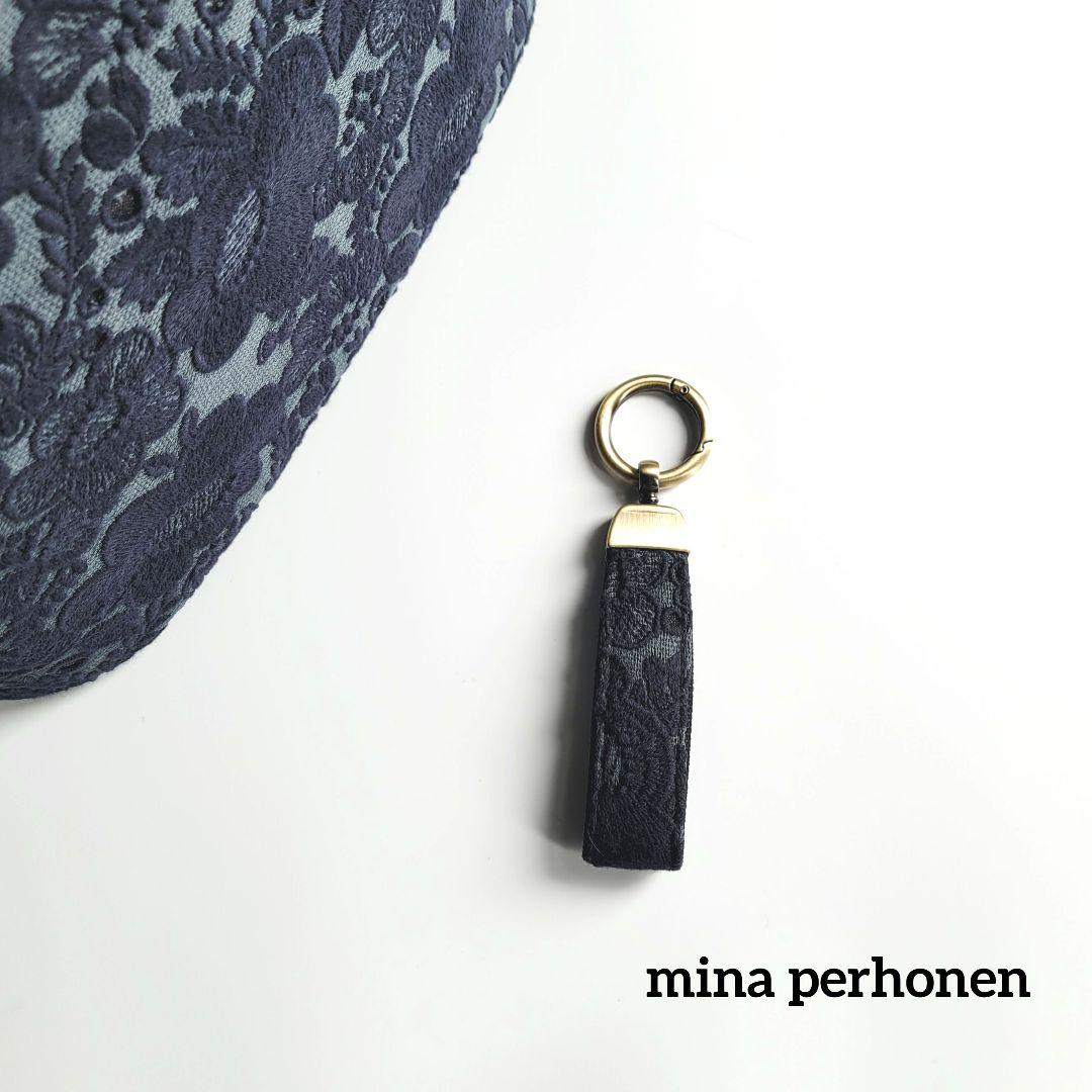 ミナペルホネン　ファスナー楕円トート　キーリング付き　smile flower