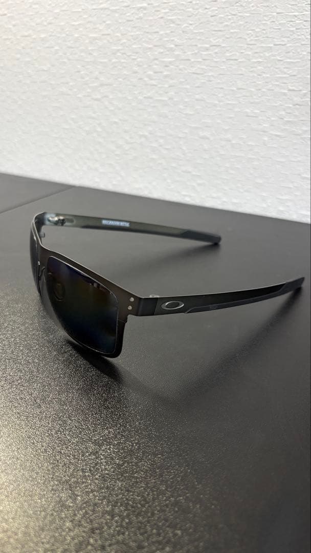 【Aki】OAKLEY HOLBROOK L サングラス