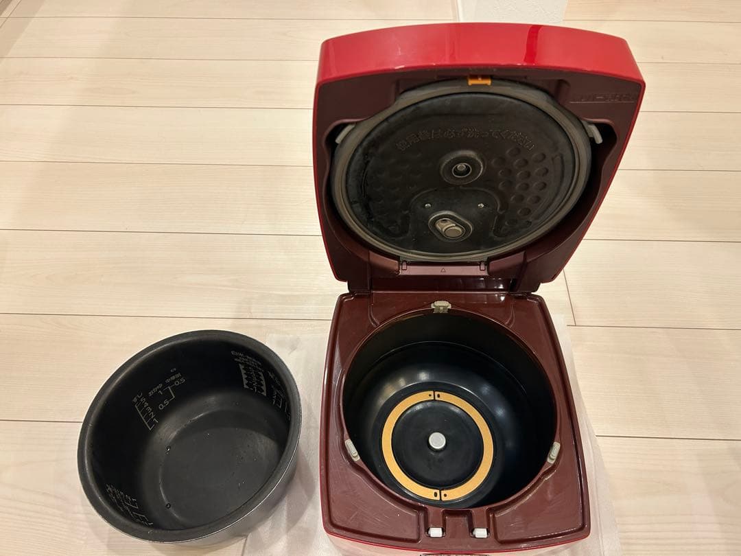 三菱炊飯器　　NJ-XE10E6-R形