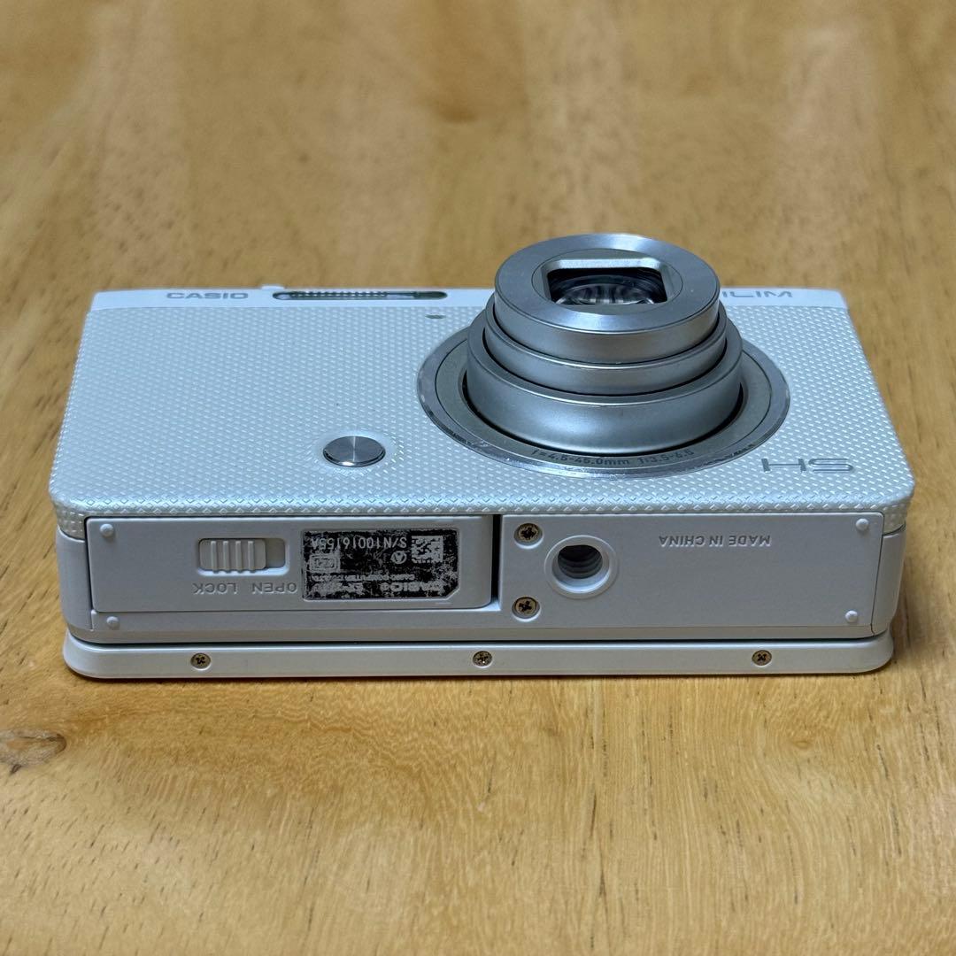 デジタルカメラ CASIO EXILIM EX-ZR70