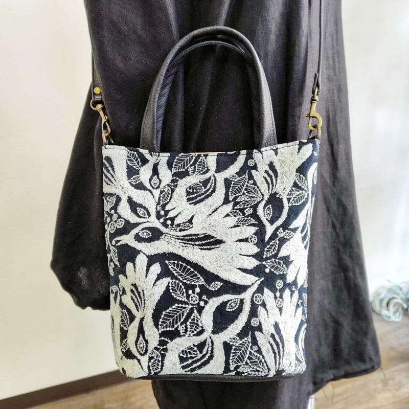 ミナペルホネン/carnival　カーニバルネイビー/バケツ型トート本革