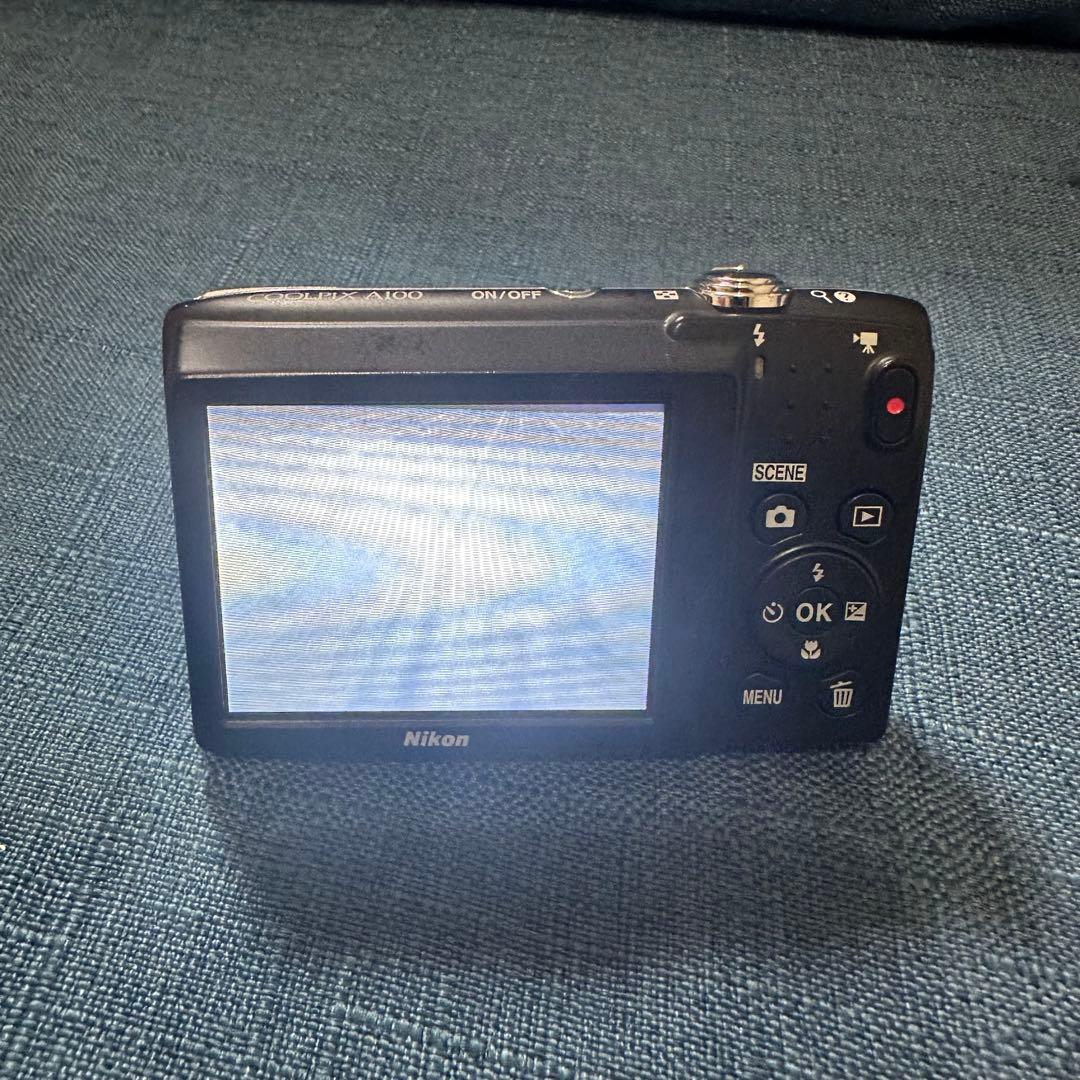 お値下げ中❗️nikon coolpixA100 シルバー デジカメ コンデジ