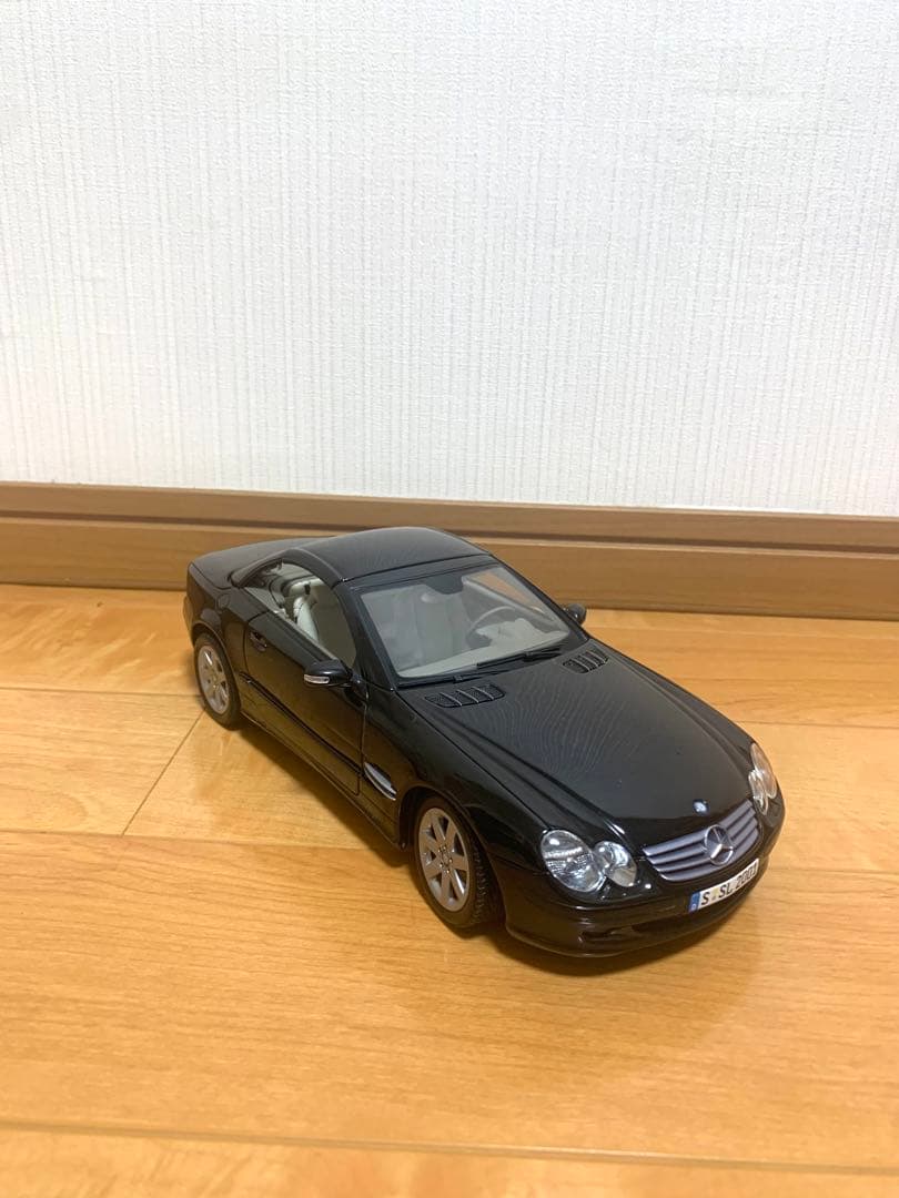 メルセデス・ベンツ 1/18 ミニカー