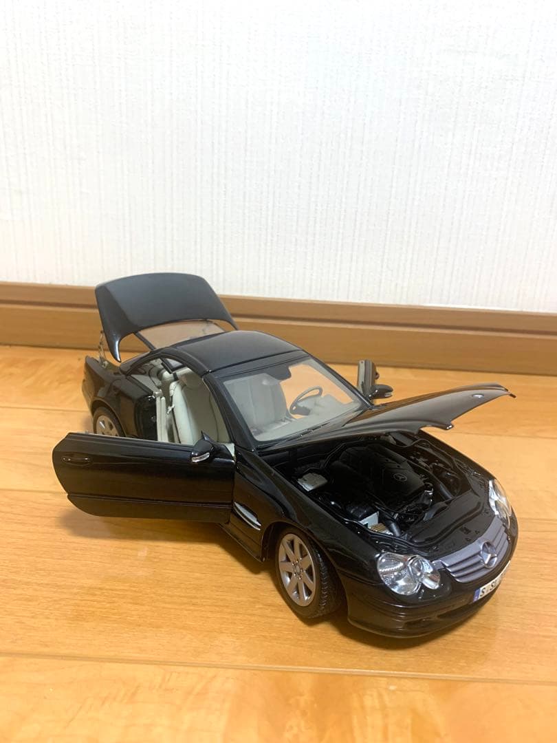 メルセデス・ベンツ 1/18 ミニカー