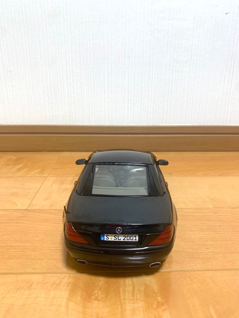 メルセデス・ベンツ 1/18 ミニカー