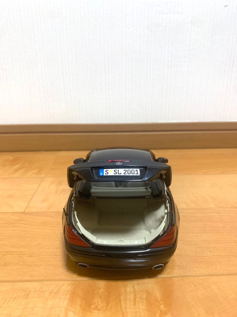 メルセデス・ベンツ 1/18 ミニカー