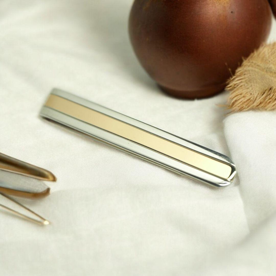 P213 TIFFANY&Co. ティファニー　スマートなタイピン　750YG