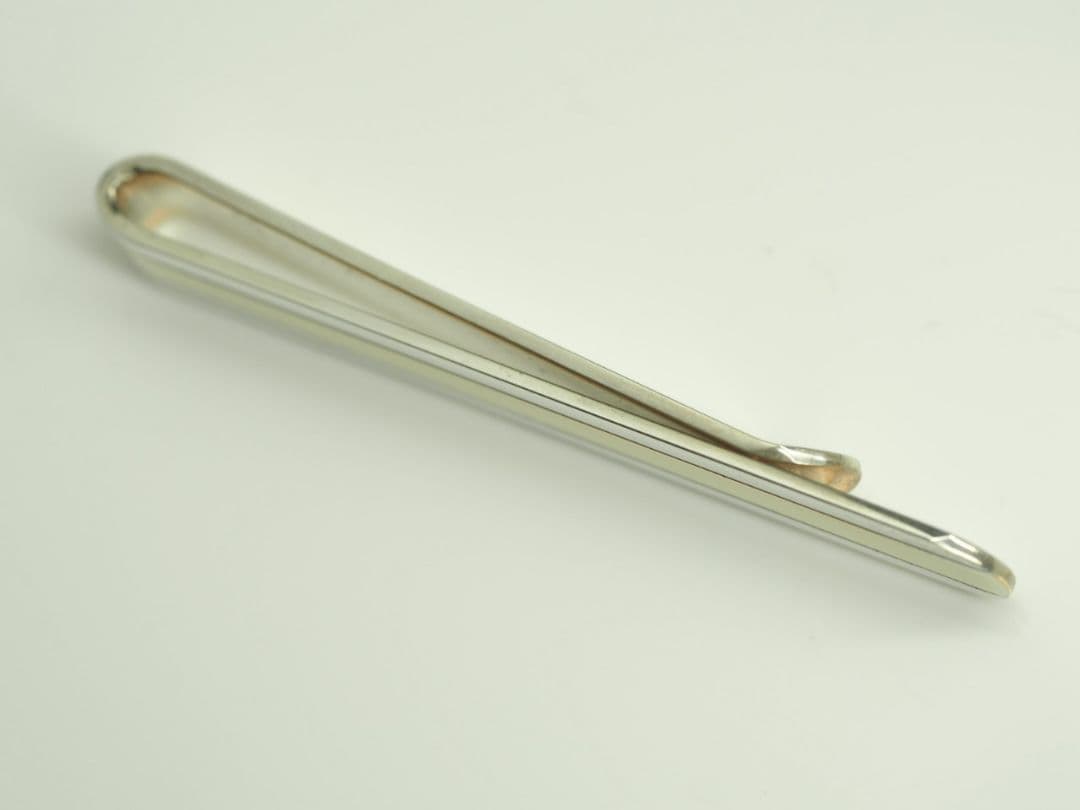 P213 TIFFANY&Co. ティファニー　スマートなタイピン　750YG