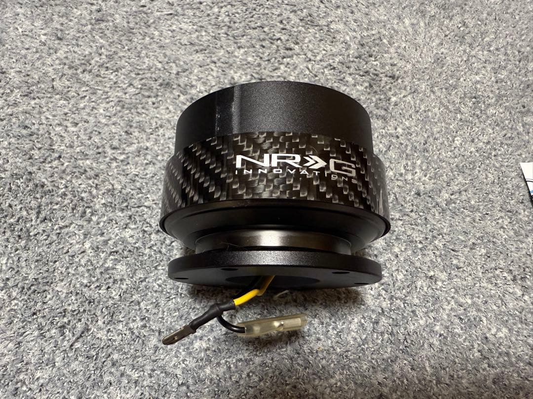 NRG ステアリング　クイックリリース　カーボン