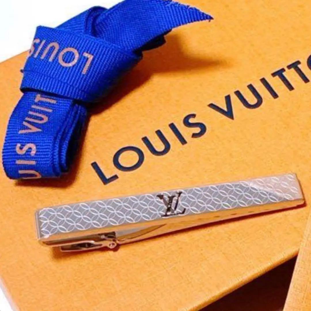 【未使用に近い】LOUIS VUITTON ネクタイピン　ルイ　ヴィトン　箱付き