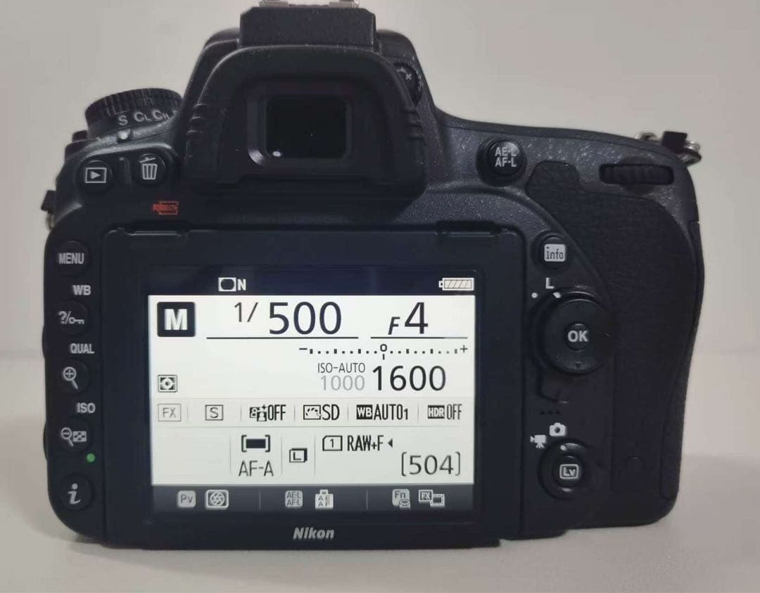 Nikon D750 24-120mmVRキット★ショット数2453回ほぼ未使用