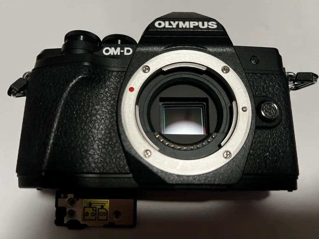 Olympus　OM-D E-M10 MarkIII ボディ・充電器セット