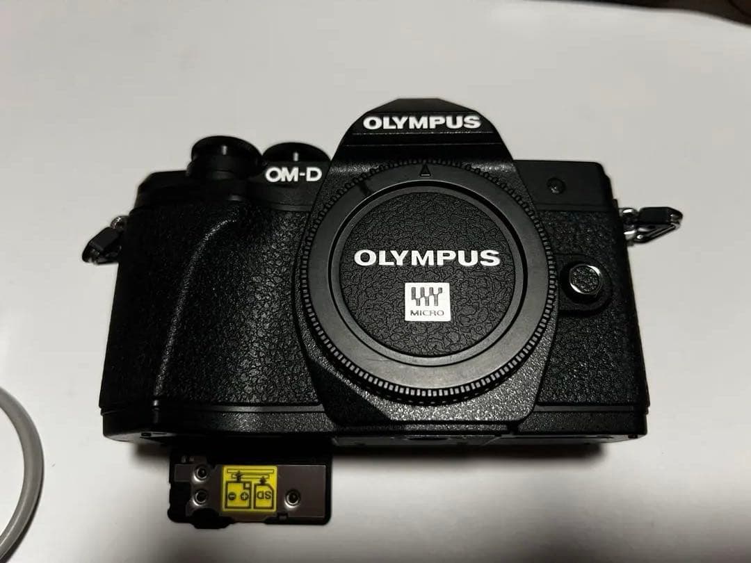 Olympus　OM-D E-M10 MarkIII ボディ・充電器セット