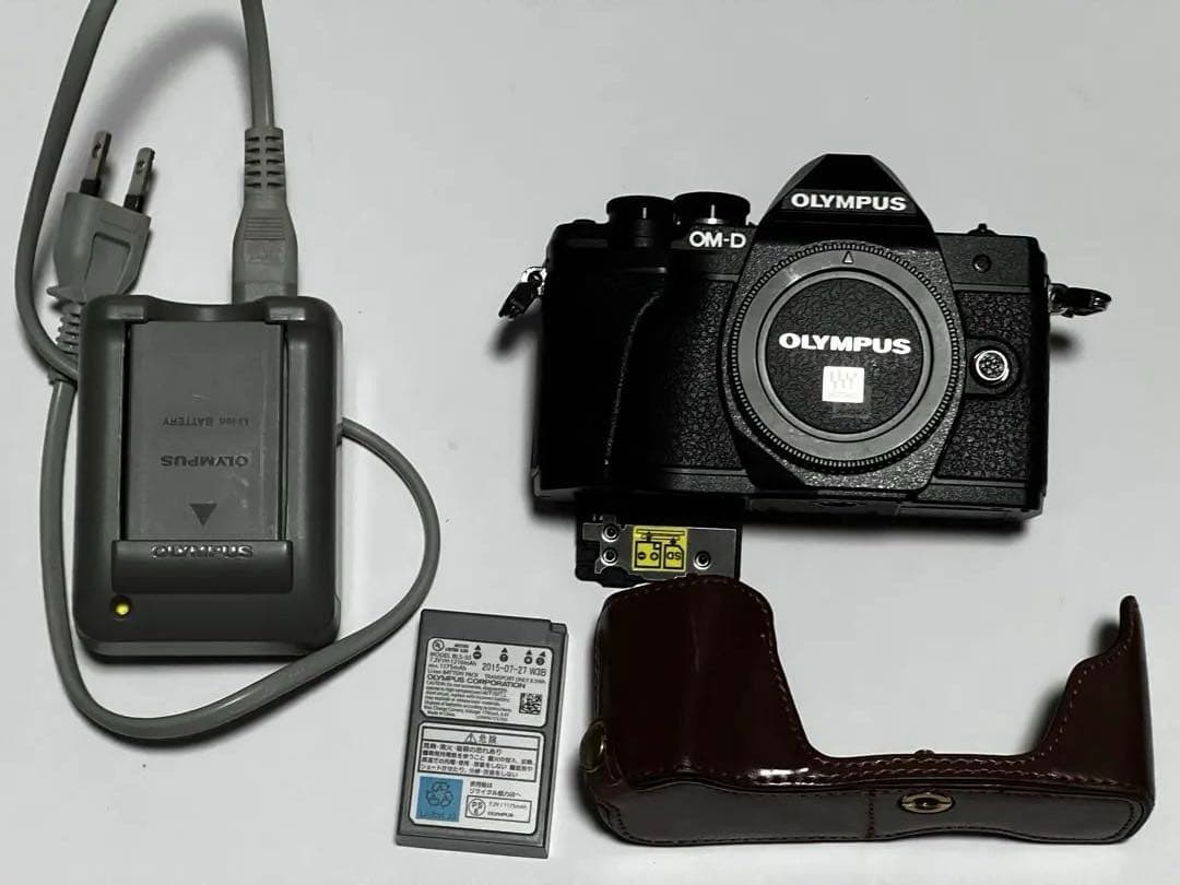Olympus　OM-D E-M10 MarkIII ボディ・充電器セット
