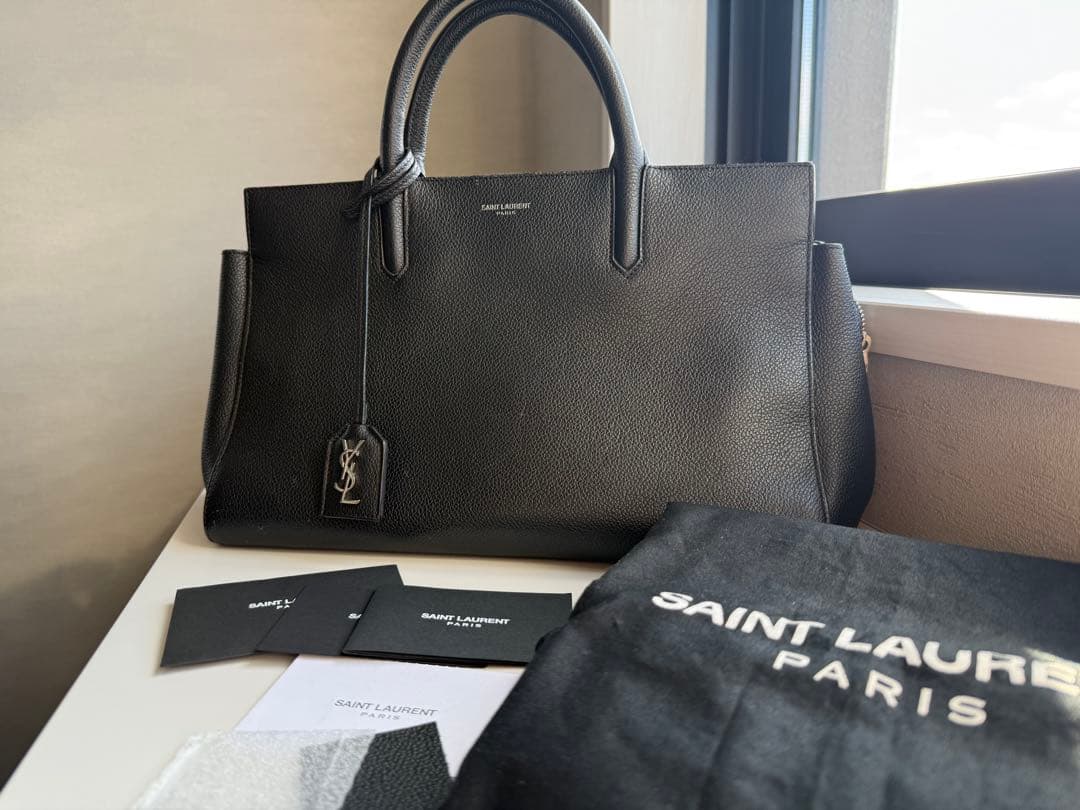 SAINT LAURENT ブラックハンドバッグ