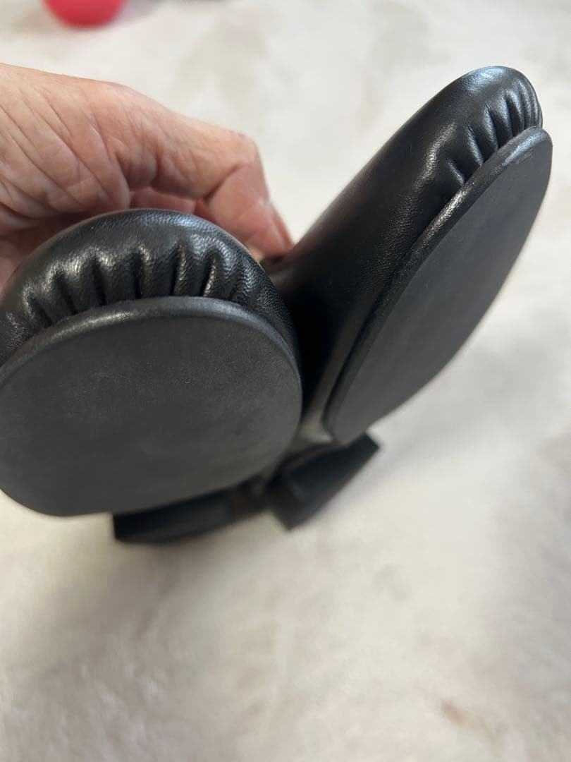 moumouneブラックレザー ストラップ付きフラットシューズ✳️値下げしました