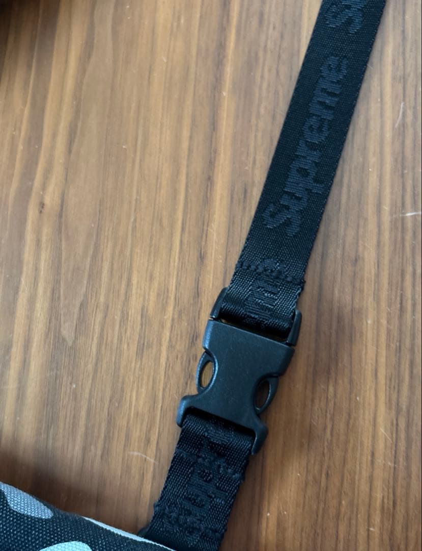 Supreme シュプリーム美品　カモフラージュ ショルダーバッグ2025