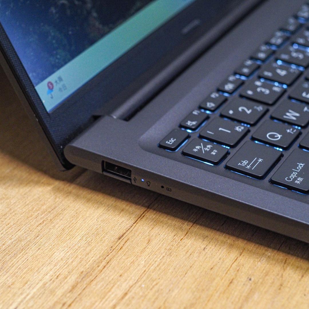 ASUS Vivobook 16X、16GB メモリ、1TB SSD