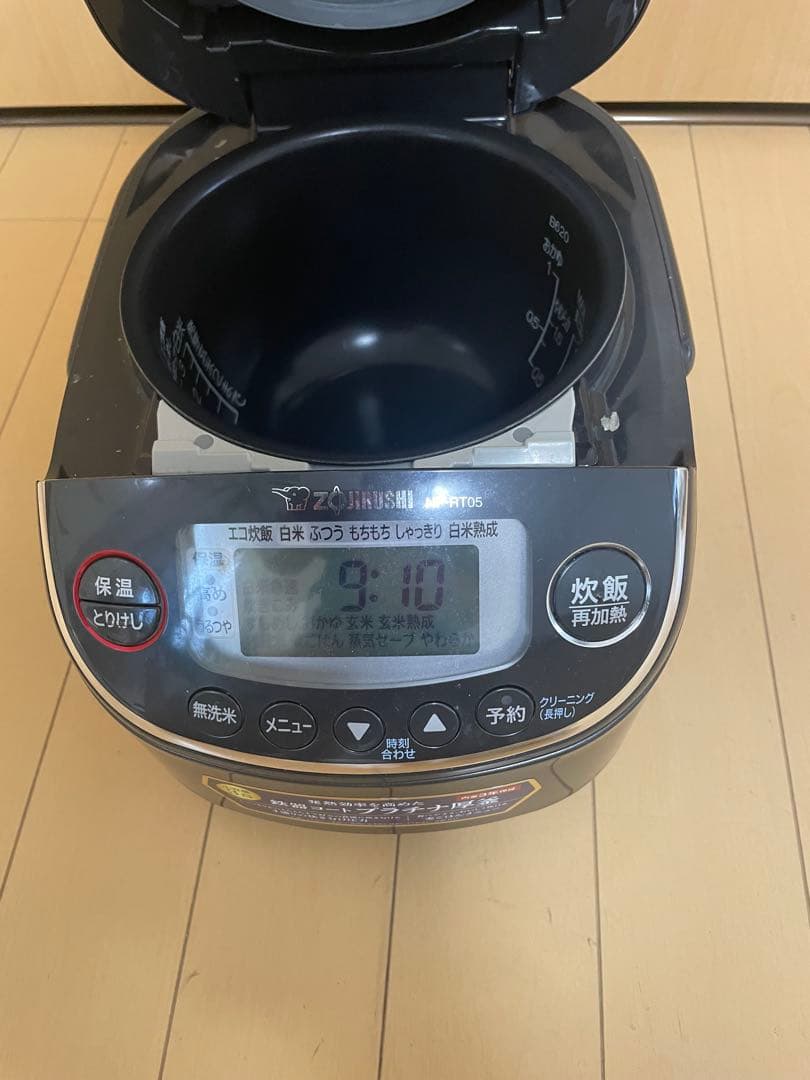 （超美品）NP-RT05-BA 象印 炊飯器 圧力 IH炊飯ジャー 3合炊き
