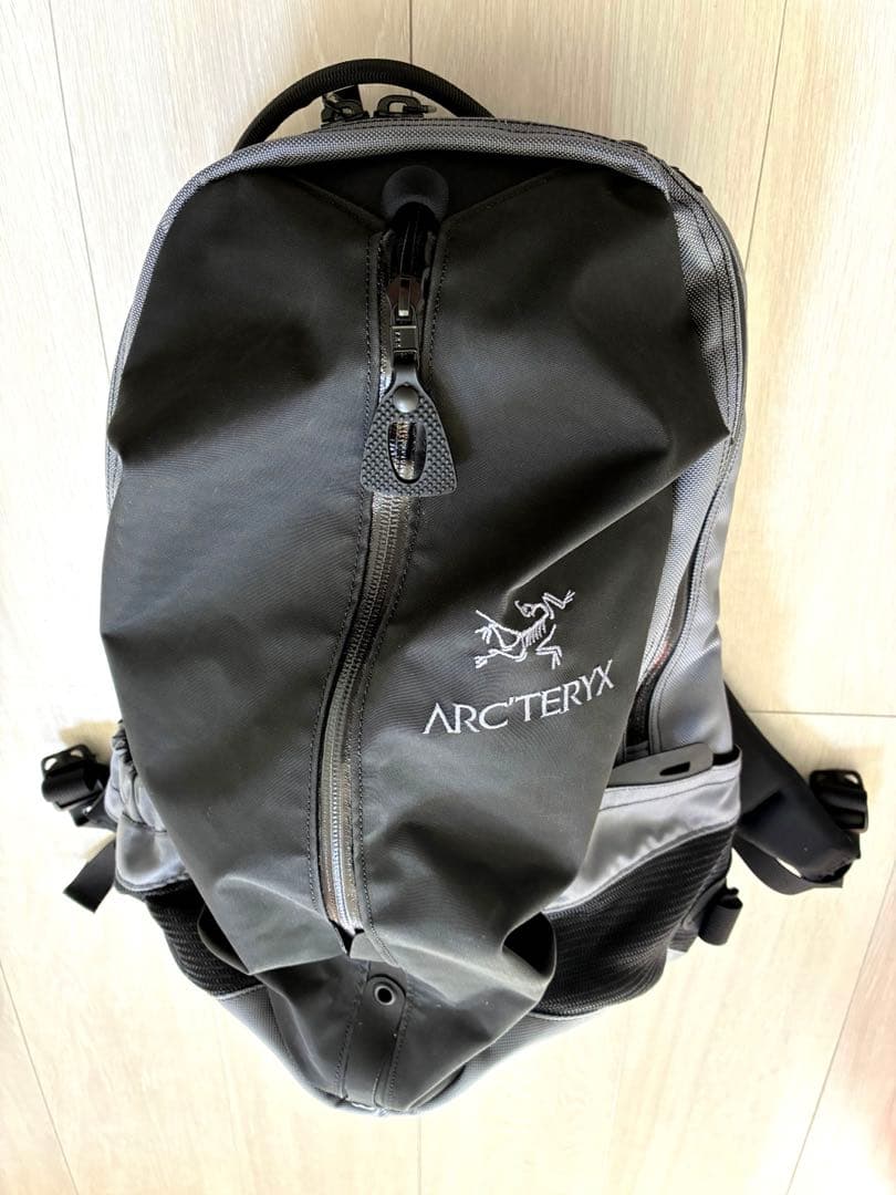 ARC'TERYX バックパック グレー　ビームス　アロー16