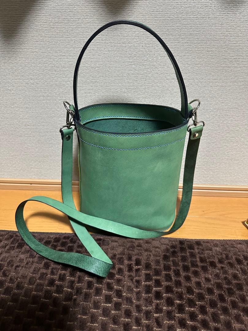本革　バケツバッグ