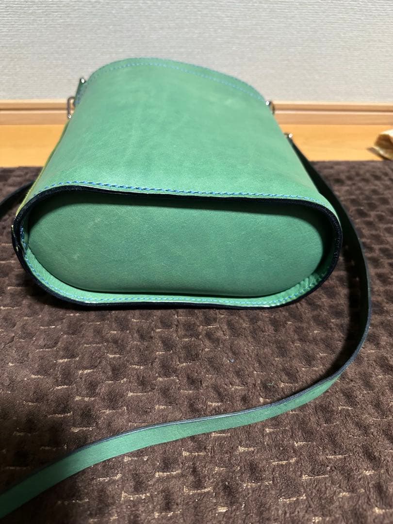 本革　バケツバッグ