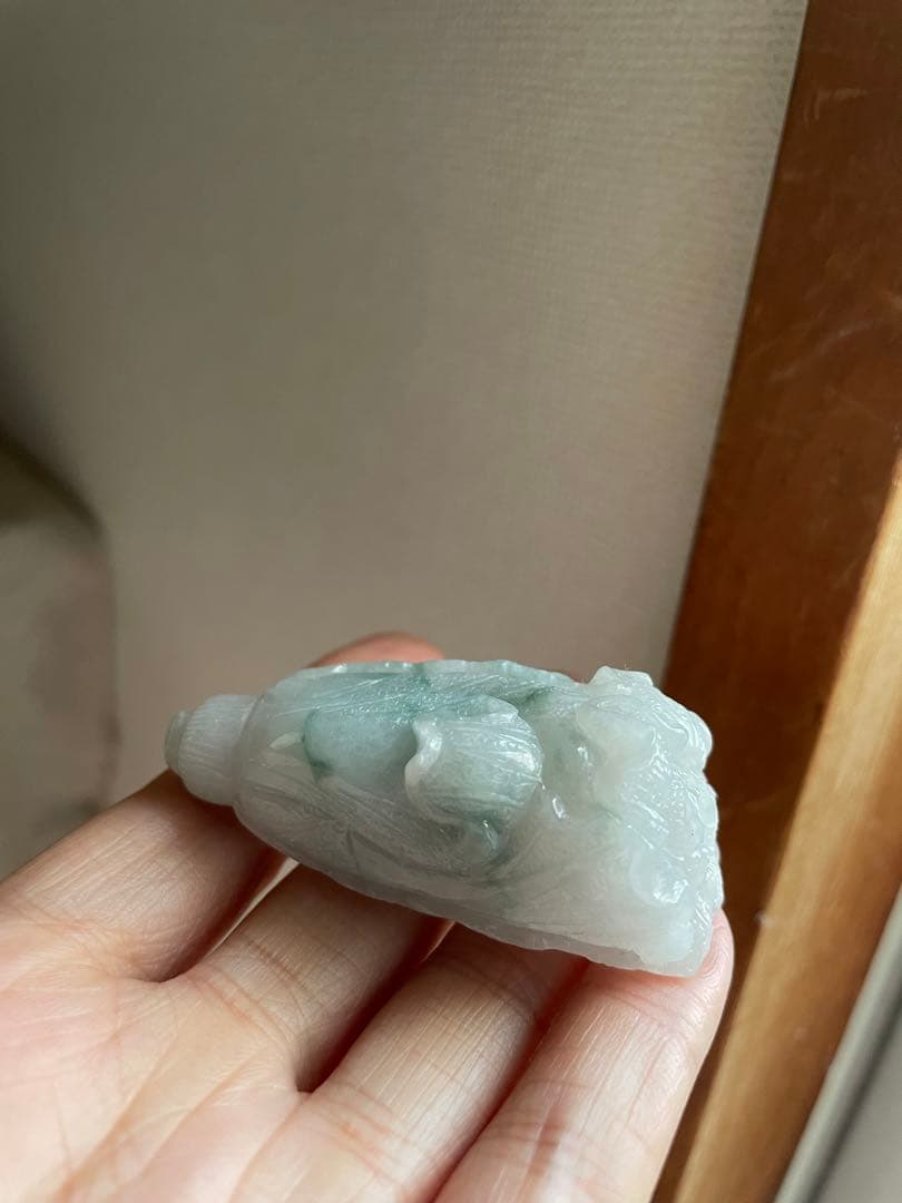本翡翠 置物 ミャンマー産 白菜 彫刻