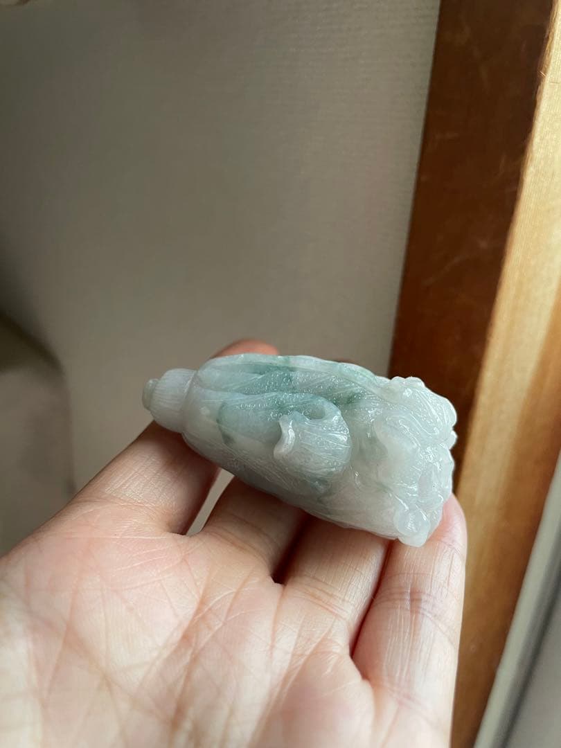 本翡翠 置物 ミャンマー産 白菜 彫刻