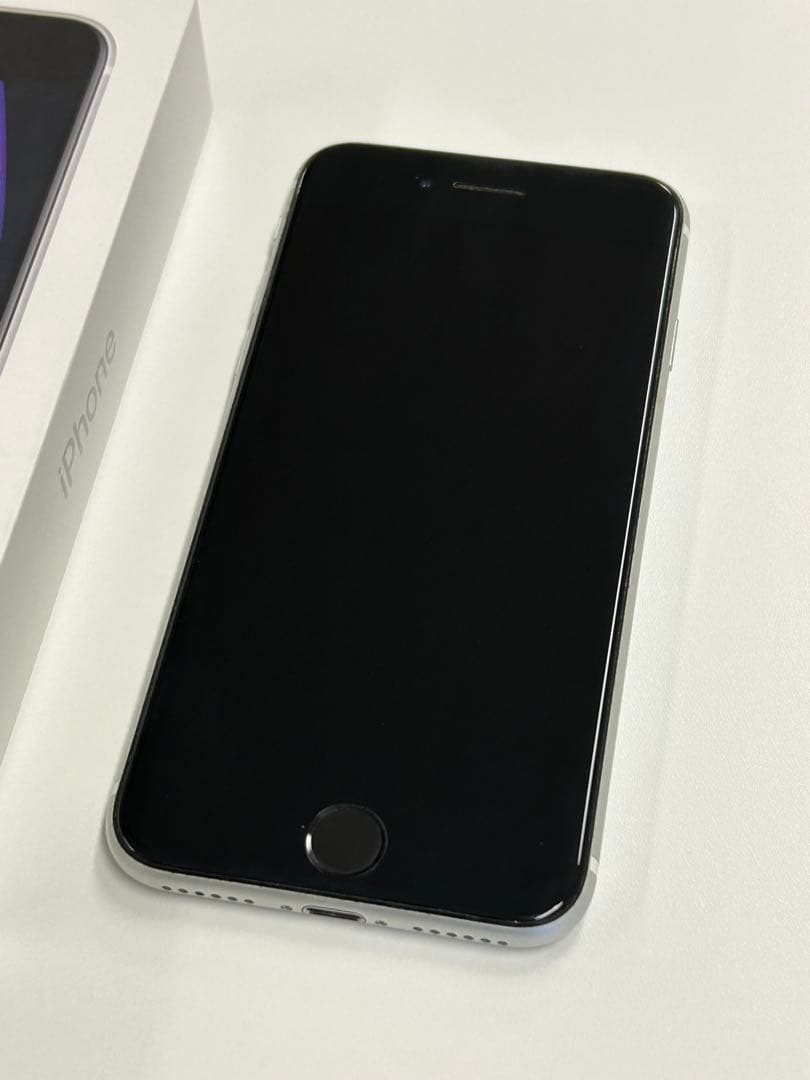 【中古美品】iPhone SE◇ホワイト◇128GB◇専用箱付き◇送料込み◇