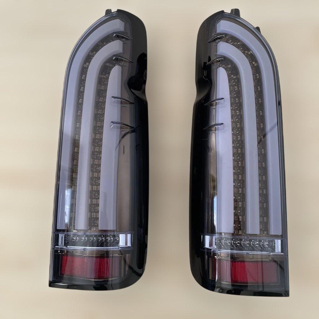 中古品トヨタ・ハイエース200系 LED TAIL LAMP 左右セット
