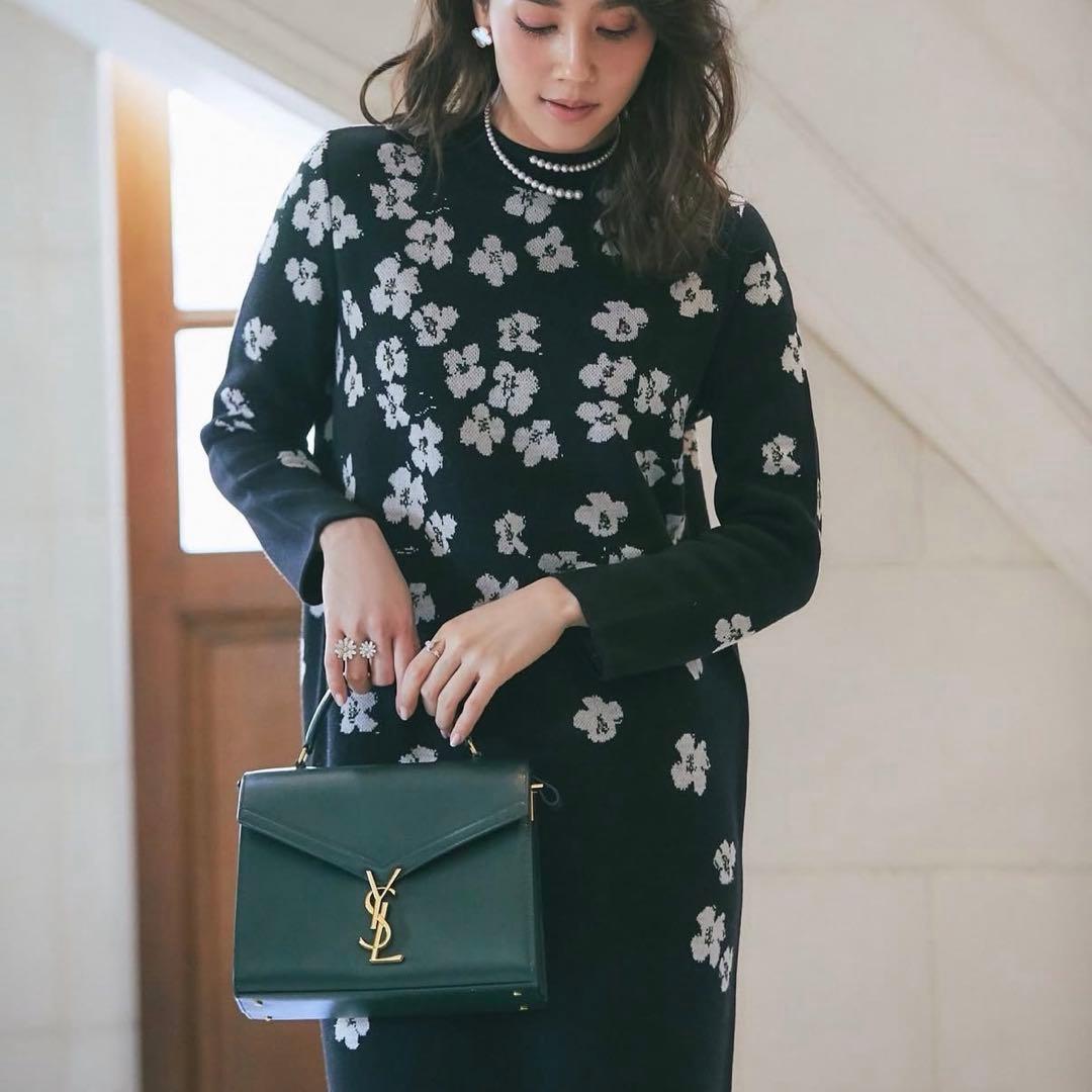 フラワーラメジャガードニットワンピース　ブラック