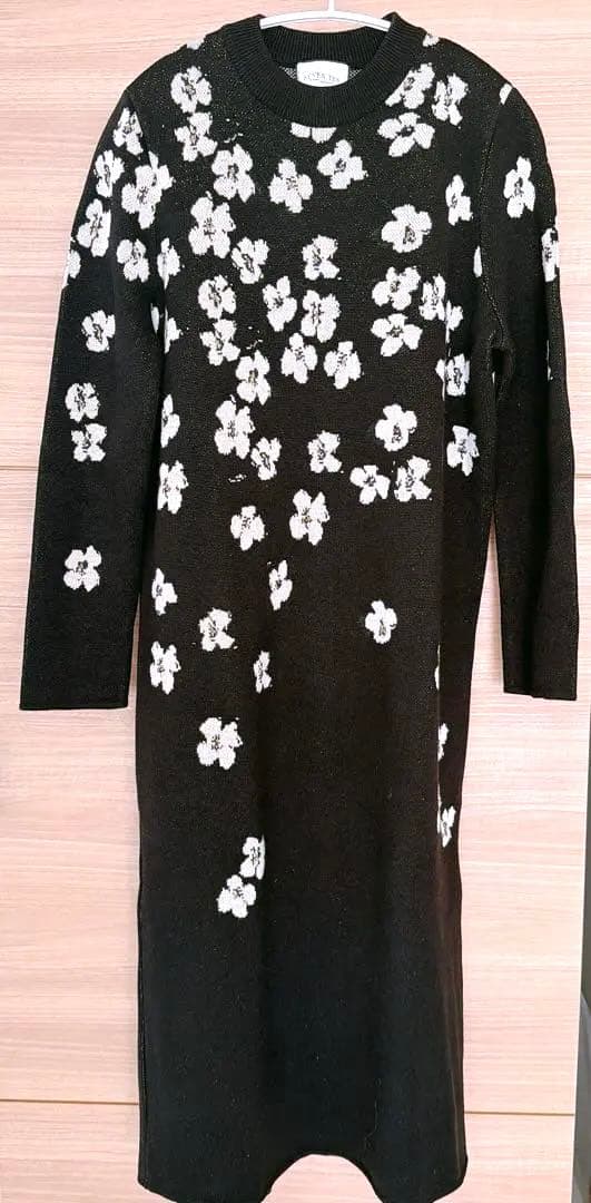 フラワーラメジャガードニットワンピース　ブラック