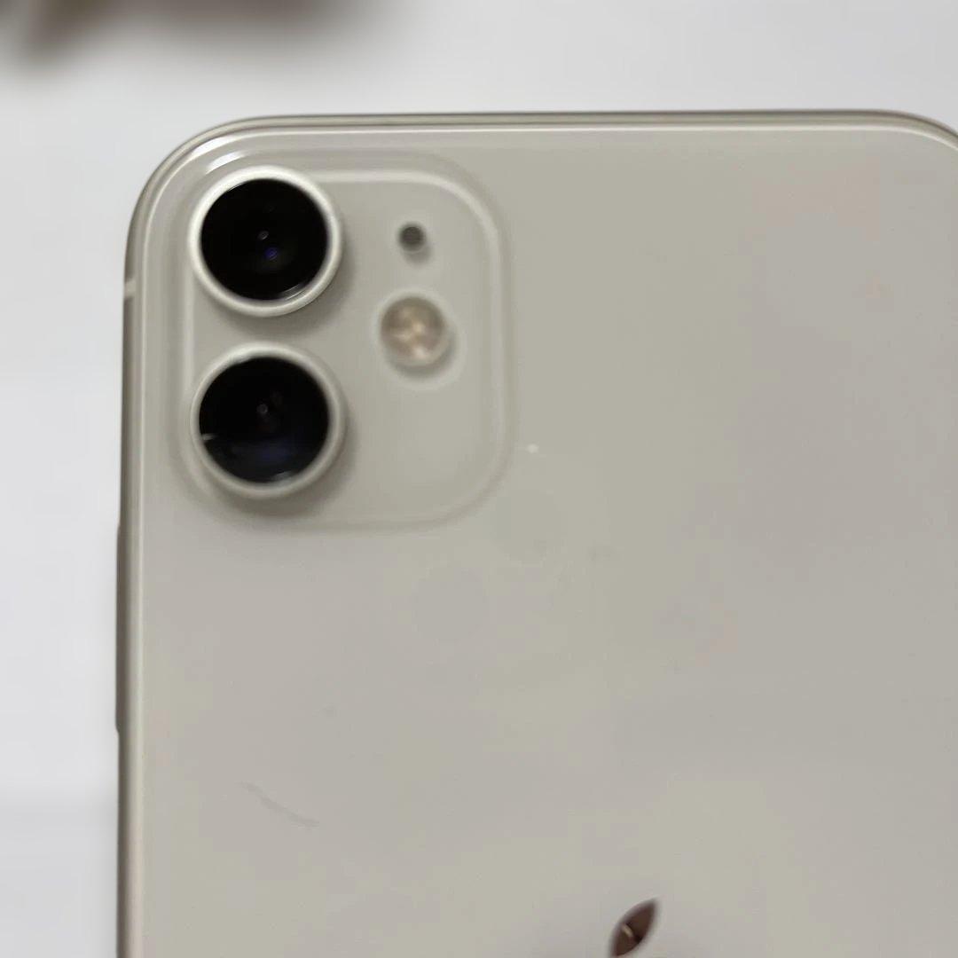 Apple iPhone 11 ホワイト 本体　64G