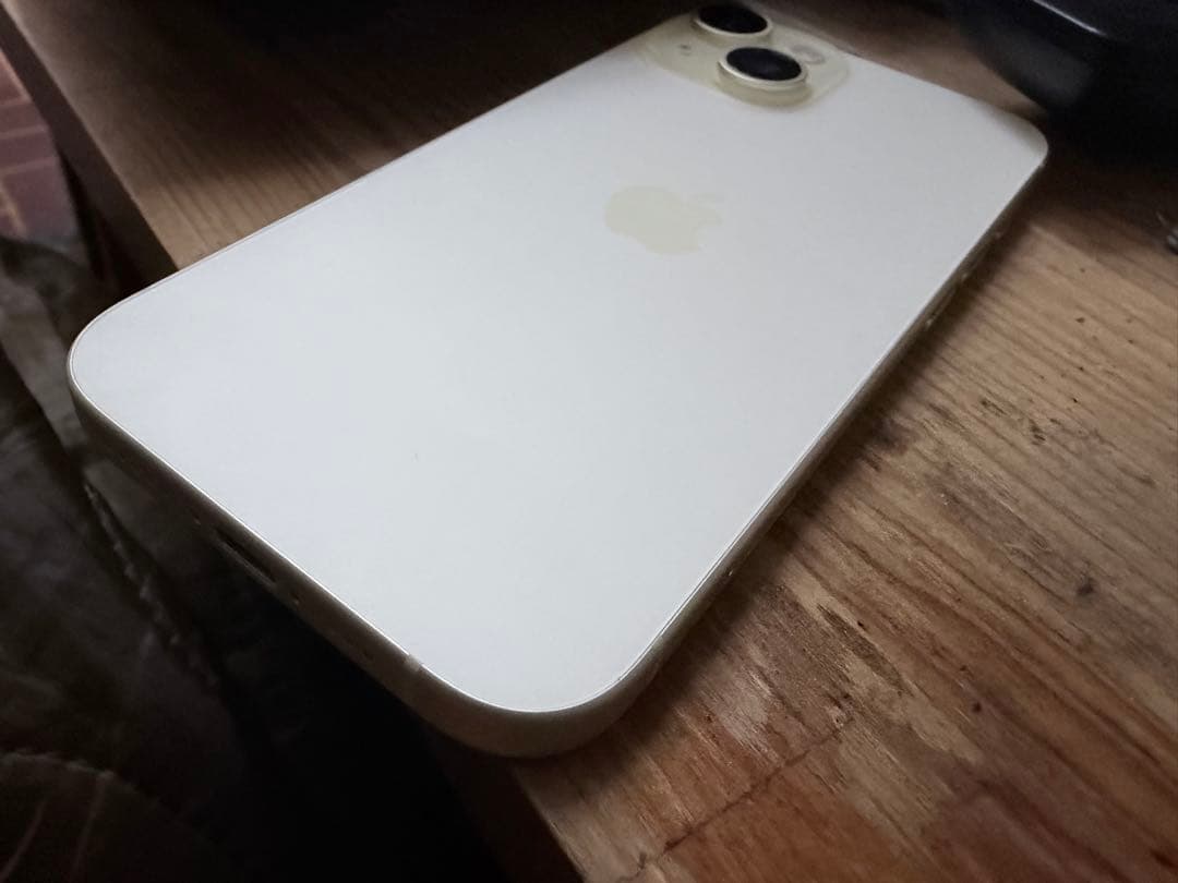 iPhone15 yellow 128 simフリー　美品