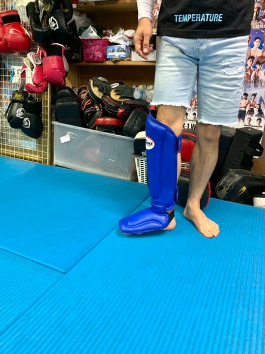 最強ホールド ツインズ レガース XL TWINS