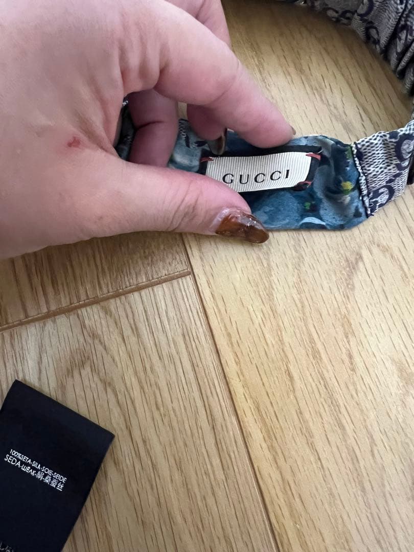 美品　グッチ ブルームス　シルク　ヘアバンド