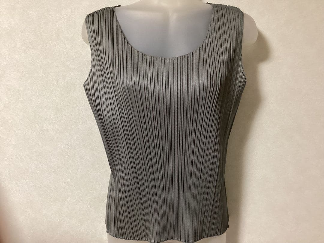 イッセイミヤケ　プリーツ　チューニックとブラウス