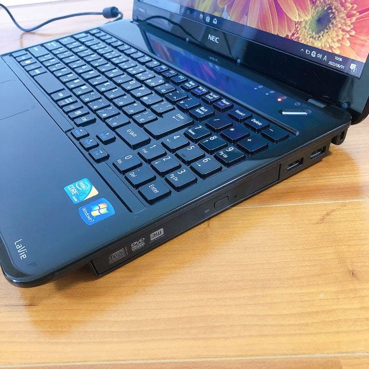 *18❤Core i5搭載✨大人ブラック♫オススメ‼︎ LaVieノートパソコン