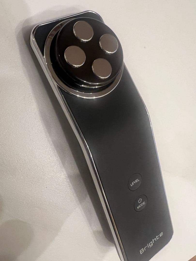 大人気 【エレキリフト】ブライト Brighte 美顔器　佐々木希