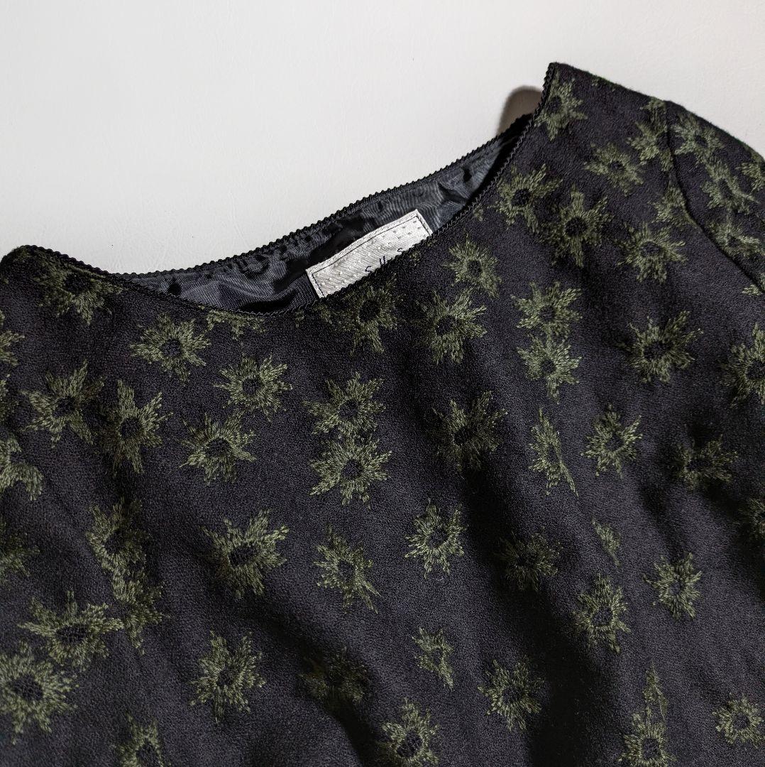 サリースコット／日本製 バルーンシルエット 刺繍入りウールワンピース ブラック黒