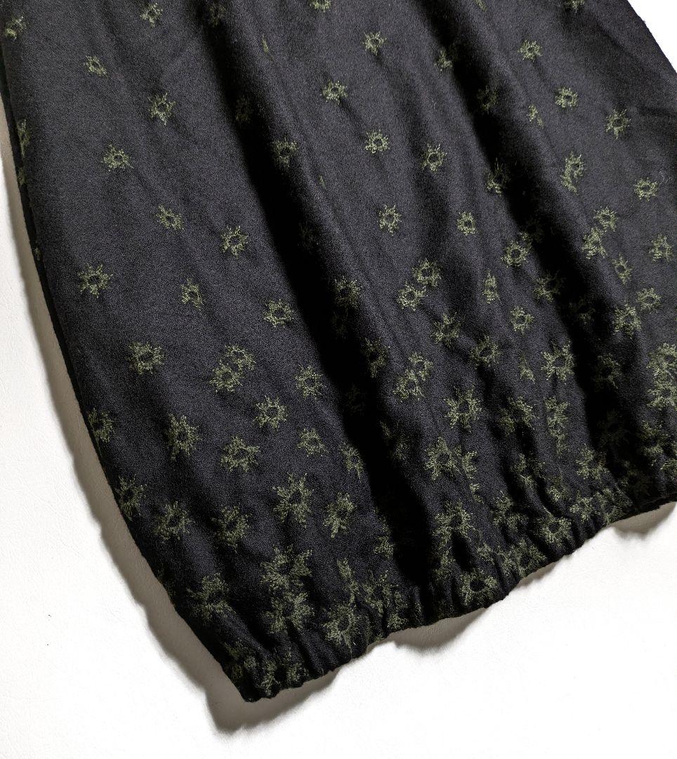 サリースコット／日本製 バルーンシルエット 刺繍入りウールワンピース ブラック黒