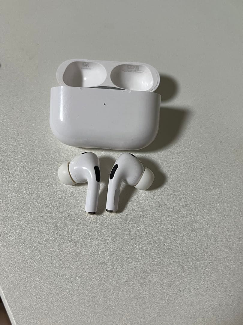 AirPods pro 型番MQD83J/A