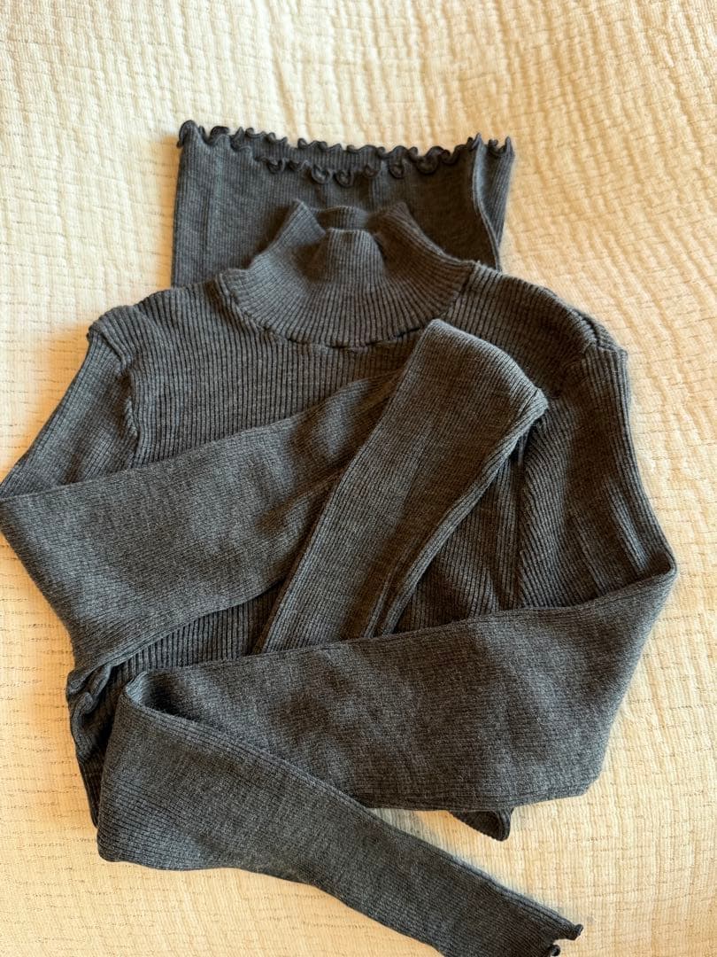 Oscalito チャコールグレー ハイネック長袖サイズ3