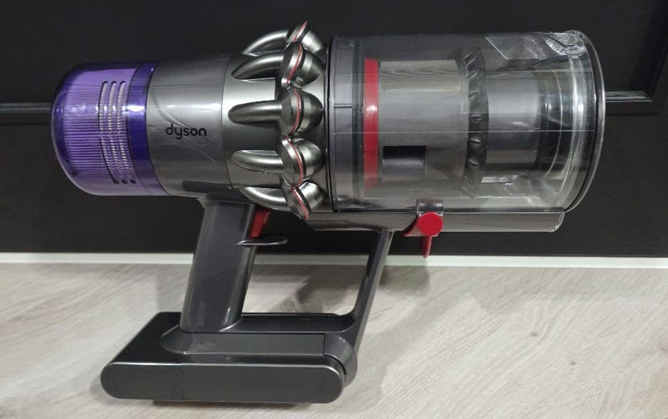 ②ダイソン dyson V11 SV14 本体のみ エコモード61分