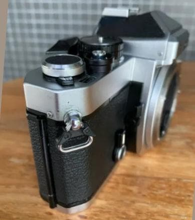 【美品・送料込み】Nikon FE シルバー ボディー