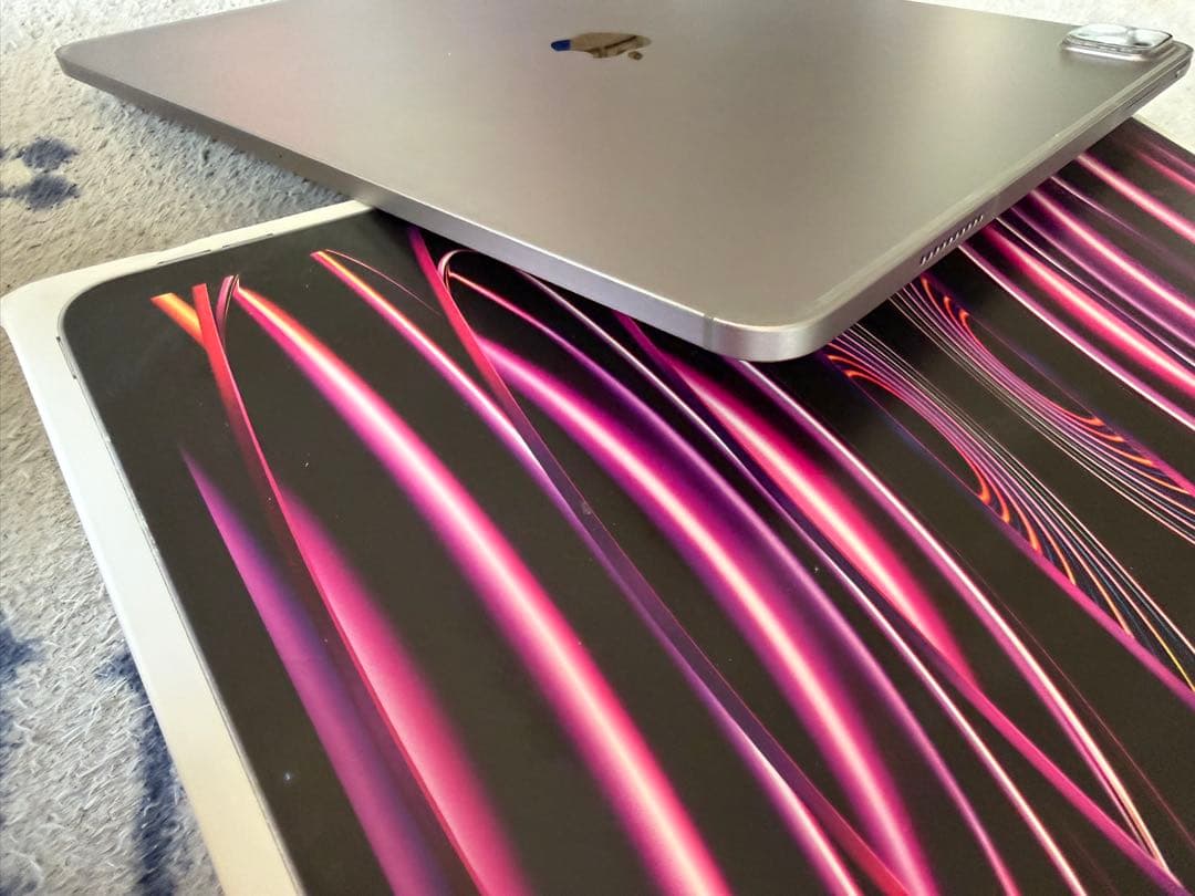 iPad Pro 第６世代　12.9 512gb SIMフリー　スペースグレー