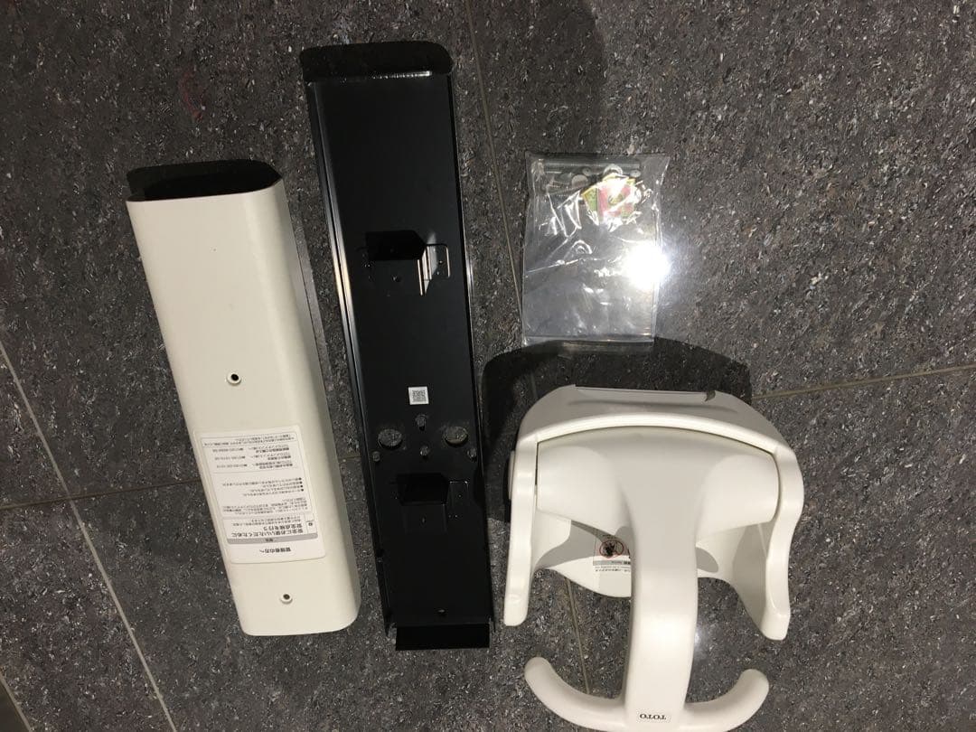 TOTO ベビーキープ　ベビーチェア　トイレ　壁設置