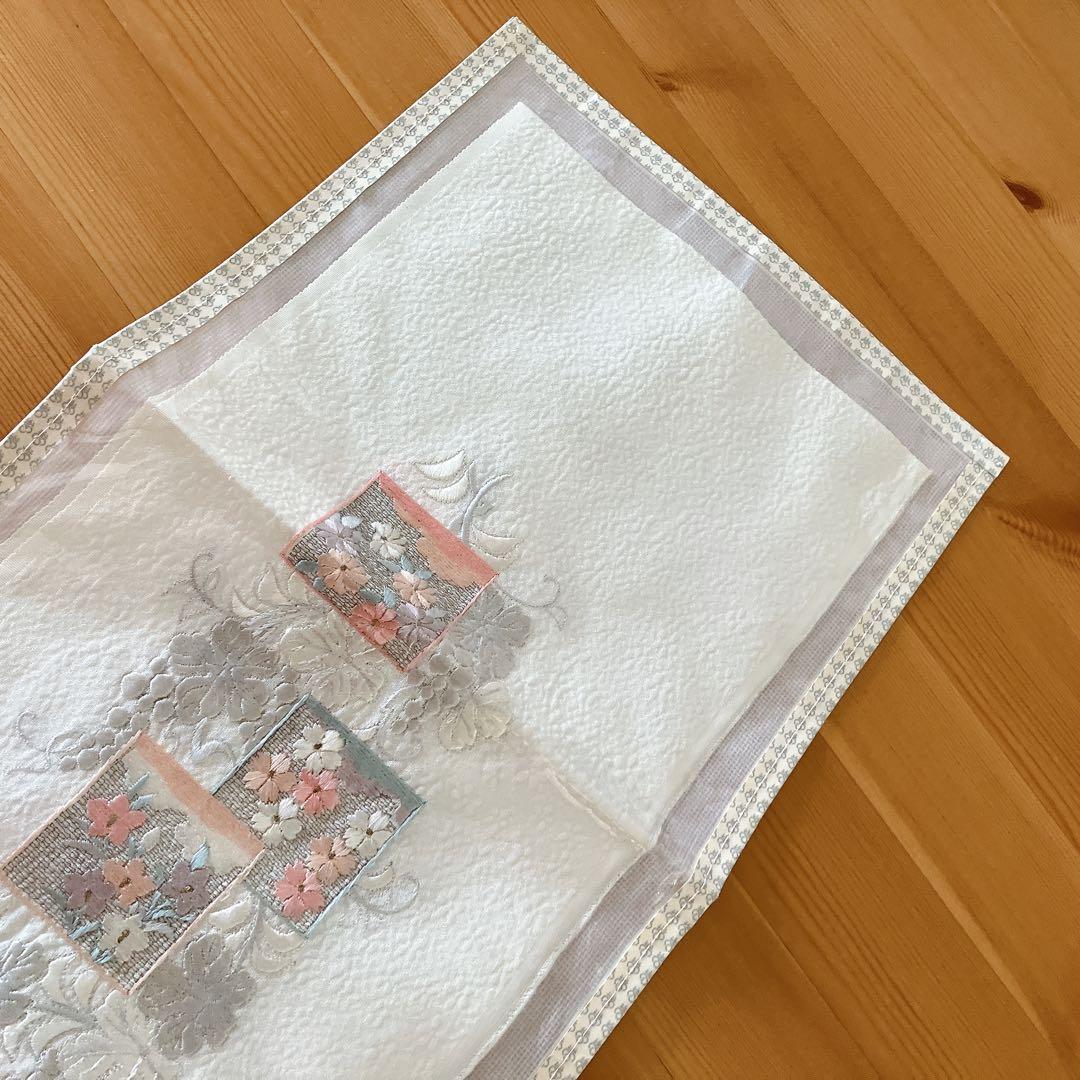 【未使用】刺繍　半衿　正絹　成人式　結婚式　振袖　訪問着　ママ振　絹100%