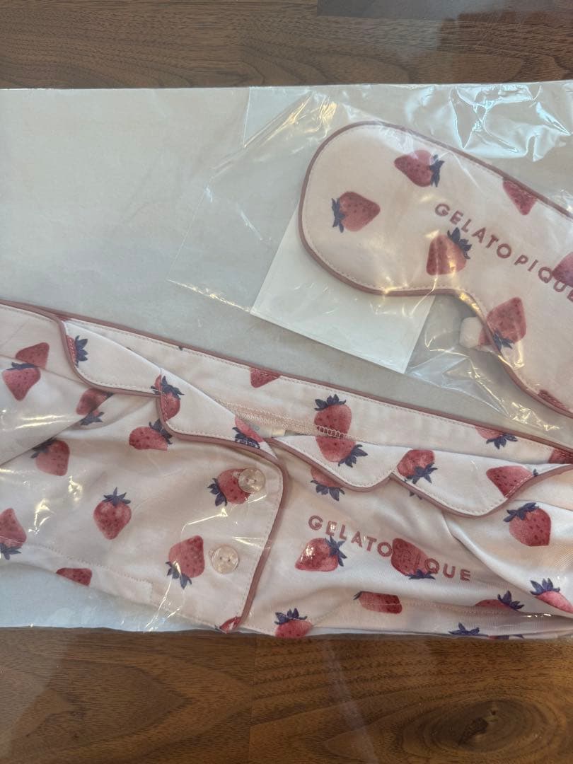 ラボット　GELATO PIQUE イチゴ柄パジャマセット