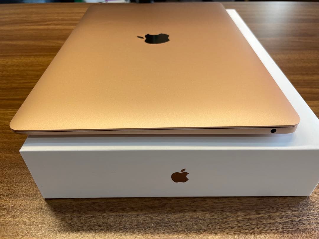 【美品】macbook Air M1 2020 13インチ 8GB/256GB